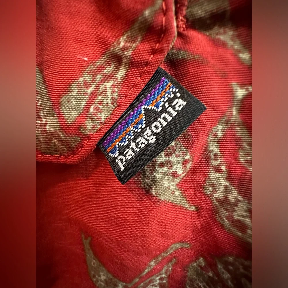 Patagonia Men’s Baggies Shorts - Large - Burgundy Bamboo‎ 8”